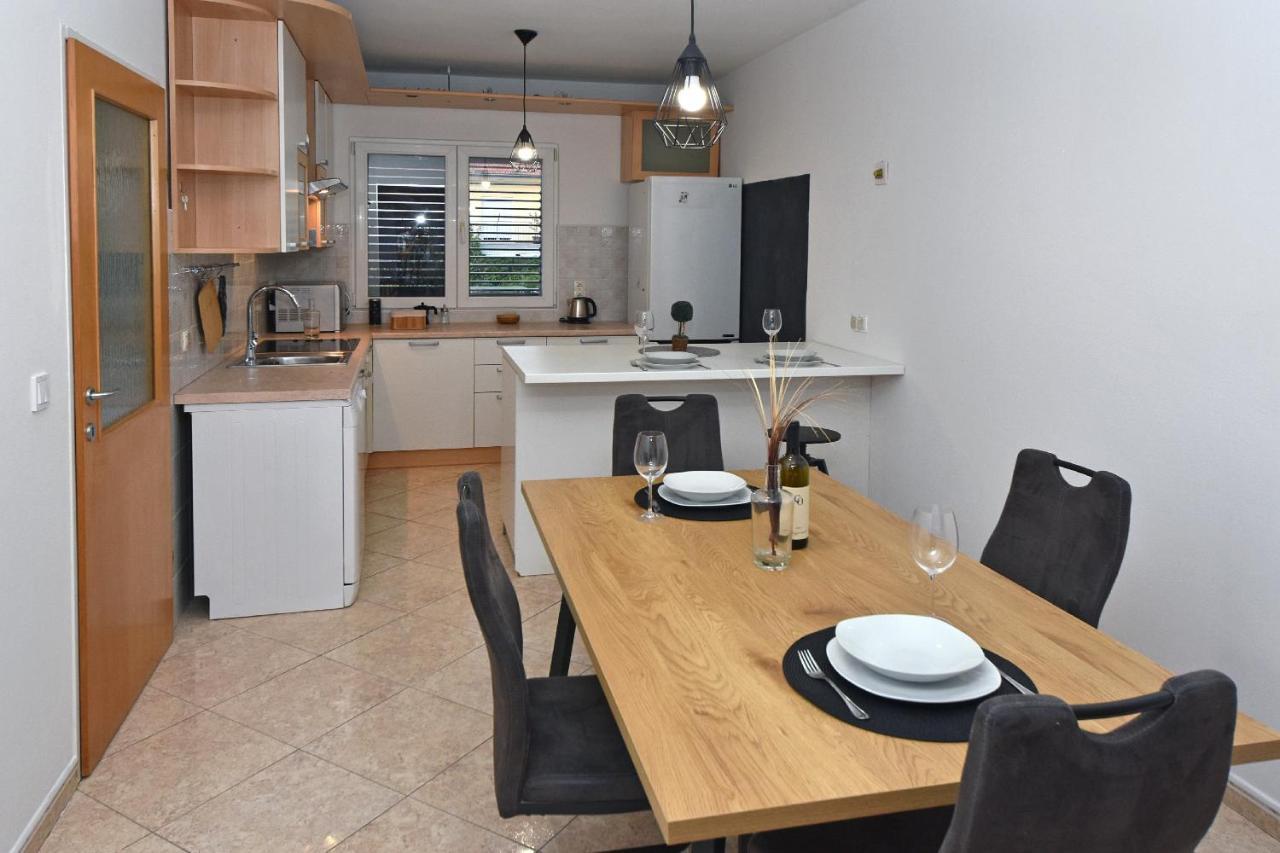 Family Apartment Sara Zara Esterno foto